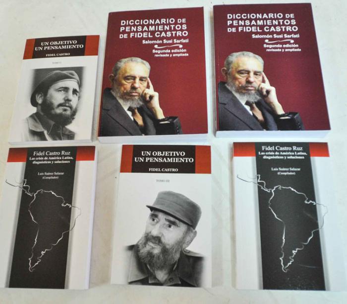 Libros sobre Fidel Castro, presentados en la 26 Feria Internacional del Libro.
Libros: Un objetivo, un pensamiento; Diccionario del pensamiento de Fidel Castro; 