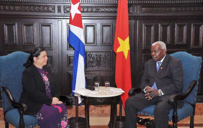 Recibe Esteban Lazo Hernández, Presidente de la Asamblea Nacional a Tong Thi Phong, Vicepresidenta de la Asamblea Nacional de Vietnam.(foto Jorge Luis Gonzàlez) 15-2-17 Viet03I9