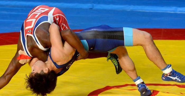 Lucha Greco-Copa Cerro pelado 59 KG el Sub campeon Olimpico de Japin Shinobu Ota derrota el cubano janier Almenares