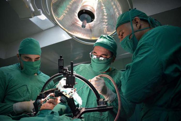 Cirugía funcional del Parkinson, -Igual que ha hecho con la enfermedad de Parkinson, el equipo médico aspira a doblegar la epilepsia mediante la cirugía estereotáctica.   