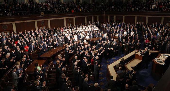 El discurso de Trump frente al pleno de las dos cámaras del Congreso forma parte del ritual anual conocido como Informe del Estado de la Unión, pero que en el primer año en la oficina no lleva el mismo nombre.