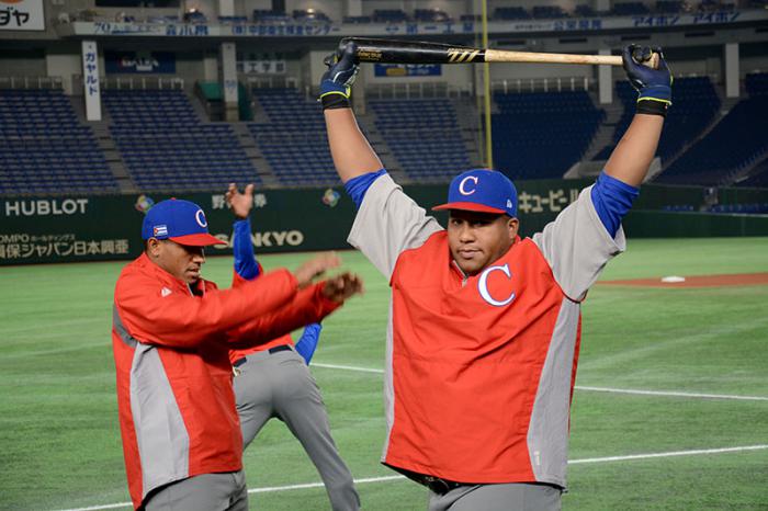 Beisbol-IV Clasico Mundial Tokyo-Equipo Cuba primer entrenamiento de la novena cubana previa a su partido de inicio contra Japon. Tokyo Dome  Alfredo Despaigne
