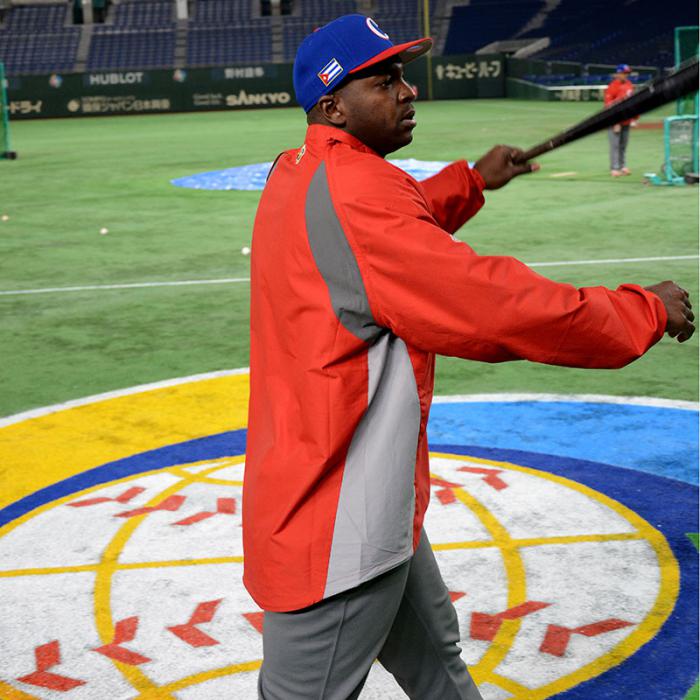 Beisbol-IV Clasico Mundial Tokyo-Equipo Cuba primer entrenamiento de la novena cubana previa a su partido de inicio contra Japon. Tokyo Dome  Willian Saavedra