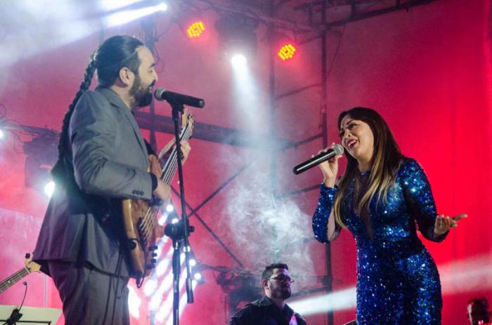 Concierto de Idania Valdés en el Cine Yara. Uno de los invitados fue Alain Pérez.