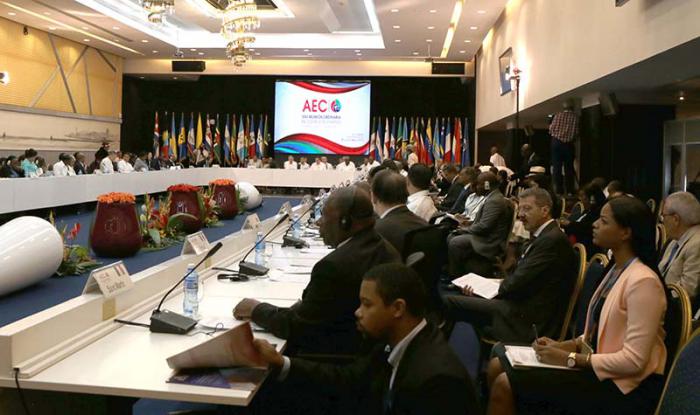 XXII Reunión Ordinaria del Consejo de Ministros de la AEC. Presiden el evento General de Ejército Raúl Castro Ruz, presidente de los Consejos de Estado y de Ministro y June Soomer, secretaria general de la AEC.