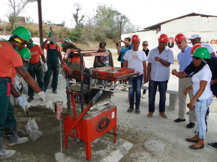 En la unidad de San Luis Mikhail L Kamynin constató los buenos resultados en la producción de materiales. 