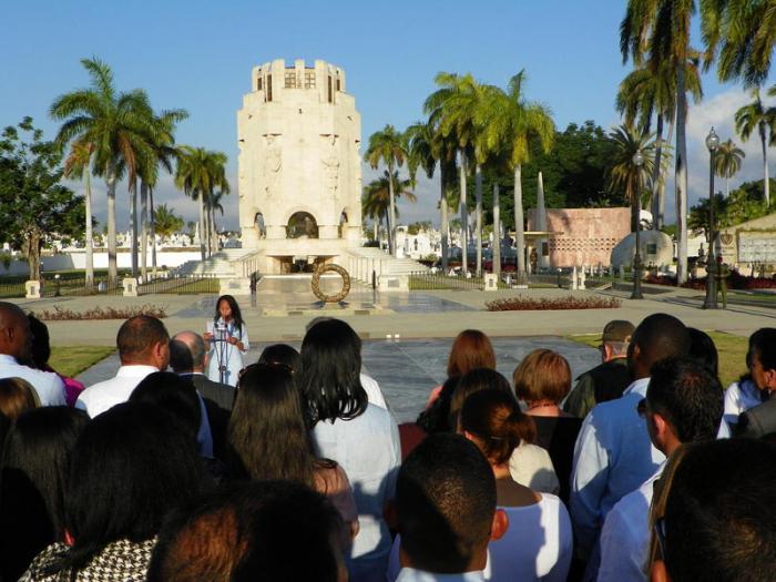 El Consejo de Dirección de la fgr y fiscales jefes de todos los municipios del país rindieron homenaje a Martí y Fidel. 