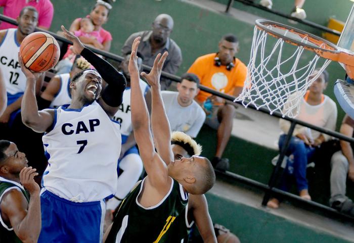 Liga Superior de baloncesto Semifinal Capitalinos vs P Rio Esteban Martinez