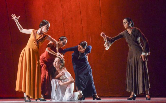 La casa de Bernarda Alba, del Ballet Español de Cuba y con coreagrafía del maestro Eduardo Veitía, en el Gran Teatro de La Habana.