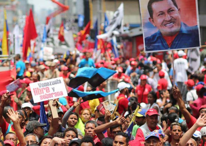 Miles salieron en Caracas a respaldar al gobierno bolivariano. 