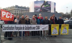 Activistas de la Coordinación Francesa de Solidaridad con Cuba