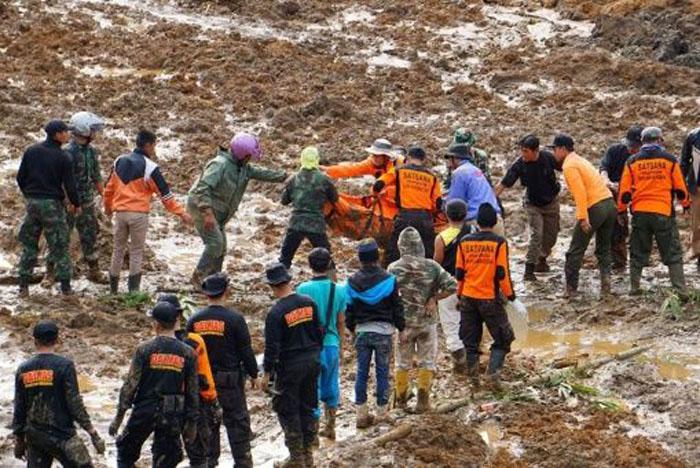 deslizamiento de tierra en indonesia