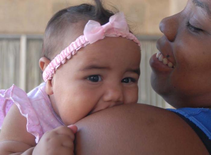 Trabajo sobre mortalidad infantil en Cuba