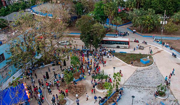 En el parqueo de Coppelia inauguran área pública con tecnología WiFi.