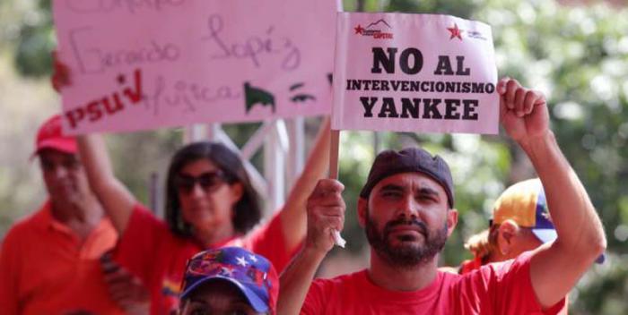 Con banderas, pancartas y consignas, el pueblo revolucionario se concentró e en Caracas, por tercer día consecutivo. 