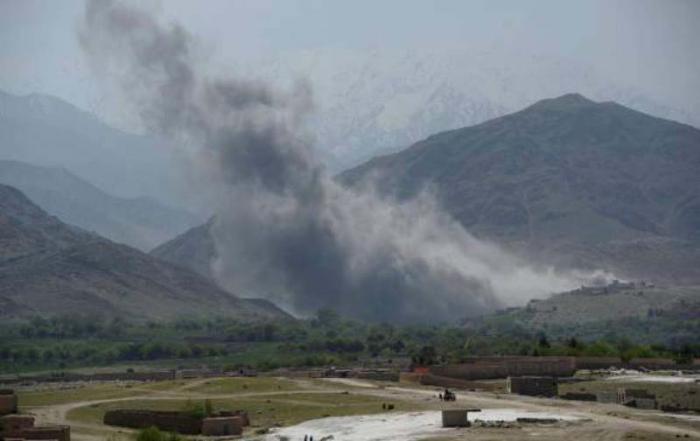 La bomba cayó sobre el distrito de Achin en la provincia de Nangarhar, en el este afgano y cerca de la frontera con Pakistán. 