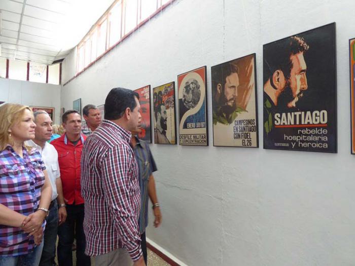 La exposición recoge momentos trascendentales del Partido y la Revolución. 
