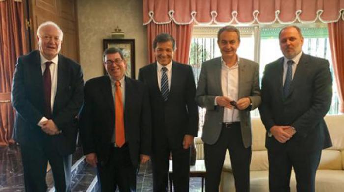 De izquierda a derecha: Miguel Ángel Moratinos, Bruno Rodríguez, Javier Fernández, José Luis Rodríguez Zapatero, y Eugenio Martínez. Foto: Cubaminrex