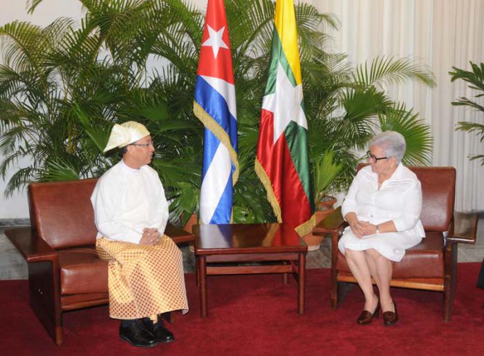 Gladys Bejerano Portela vicepresidente del Consejo de Estado recibe las carta credenciales del Excmo Sr. Hau Do Suan embajador de la República de la Unión de Myanmar