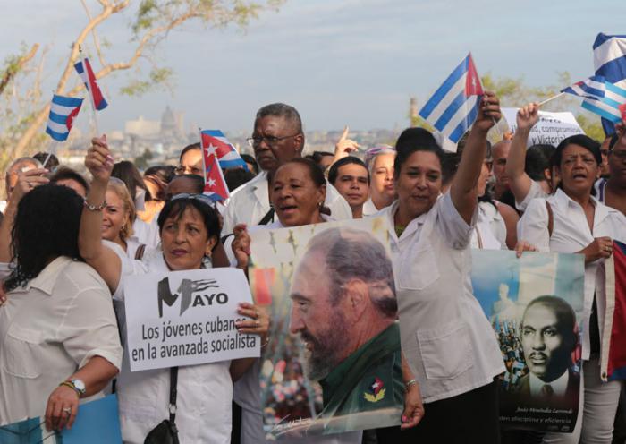 Acto político-cultural de la capital cubana previo al gran desfile del Primero de Mayo en la Colina Lenin. 