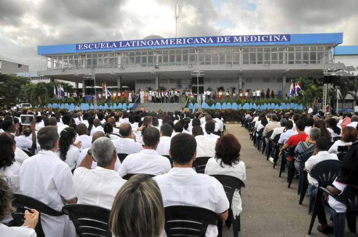 Acto por el 15 Aniversario de constituida por el Comandante en Jefe Fidel Castro Ruz la Escuela Latinoamericana de Medicina.