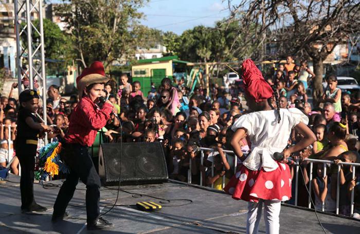 La cucarachita Martina de La Colmenita. 