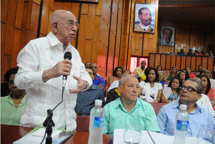 José Ramón Machado Ventura en la asamblea municipal de Guantánamo