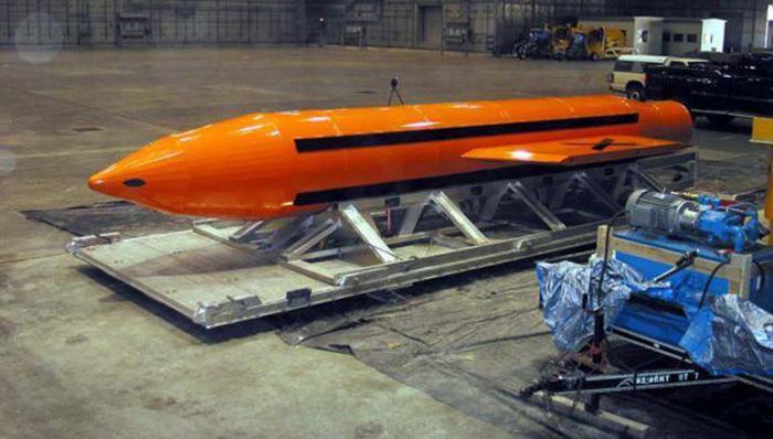 Como demostración de su fuerza EE.UU.ilanzó la más potente de sus bombas no nucleares sobre presuntas instalaciones del grupo terrorista Estado Islámico. foto: ap