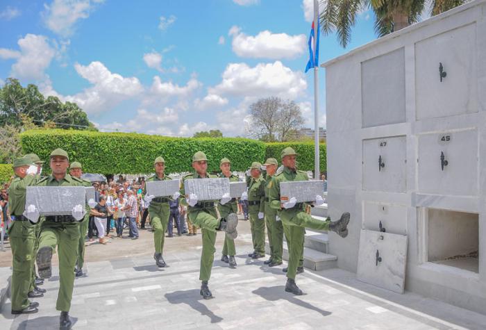 Ceremonia de honores militares funerales de los oficiales fallecidos en el accidente aéreo ocurrido el 29 abril 2017