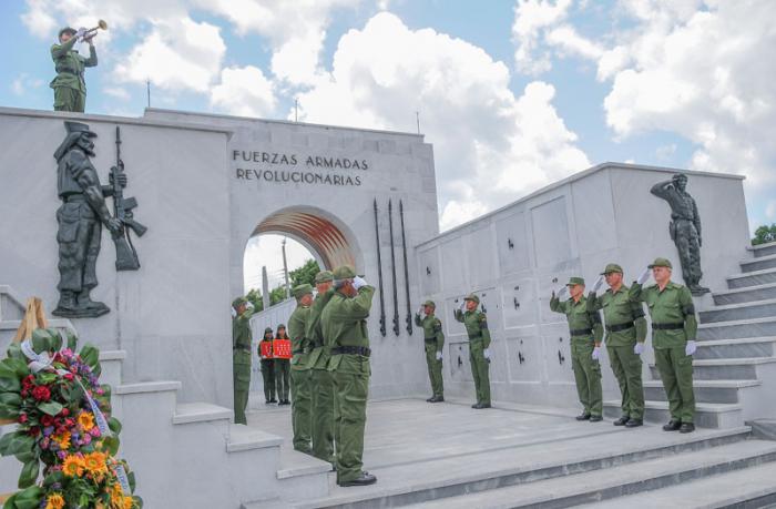 Ceremonia de honores militares funerales de los oficiales fallecidos en el accidente aéreo ocurrido el 29 abril 2017