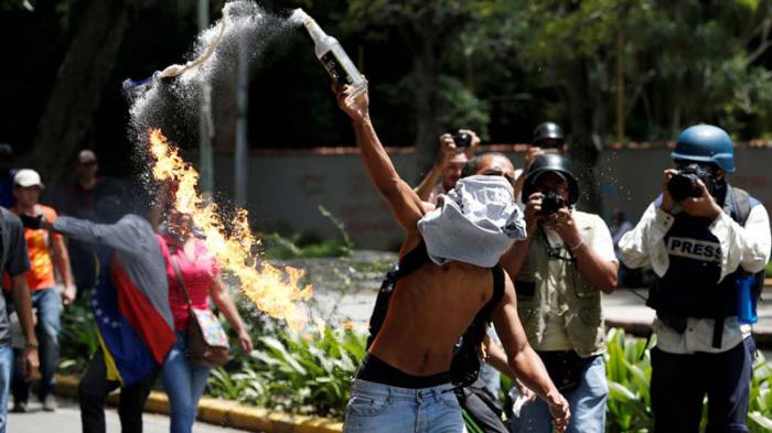 Derechos como la educación se han visto vulnerados en Venezuela por la violencia derechista. foto: 