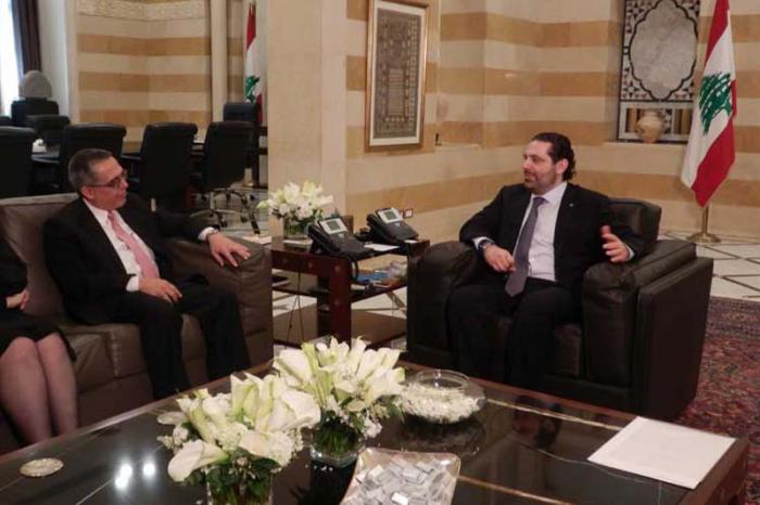 El primer ministro de El Líbano, Saad Hariri (derecha) recibió al vicecanciller 
cubano Marcelino Medina en Beirut. 