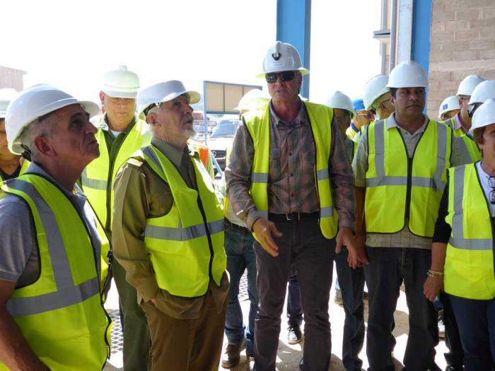 Ramiro Valdés recorre obras del proyecto minero Castellanos