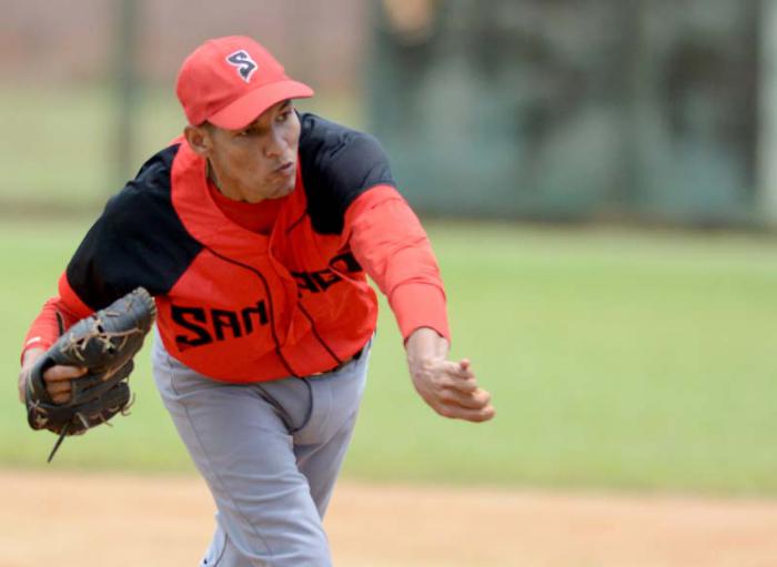 Beisbol-Final-Sub 23-2016 STC-ART Lanzador Ulfrido Gracia de STG