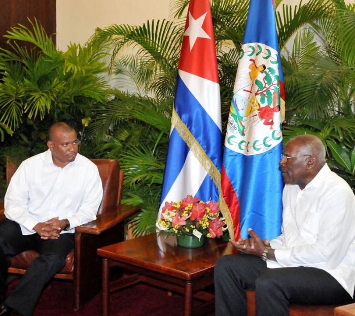 Salvador Valdés Mesa, Vicepresidente del Consejo de Estado, recibe al Viceprimer Ministro de Belice Patrick Faber.    (foto Jorge Luis Gonzàlez) 24-5-17 Faber03I9