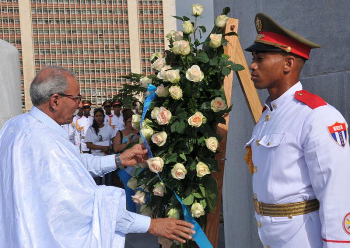 Brahim Ghali, presidente de la República Árabe Saharaui Democrática (RASD)  en la Ofrenda Floral a José Martí.  