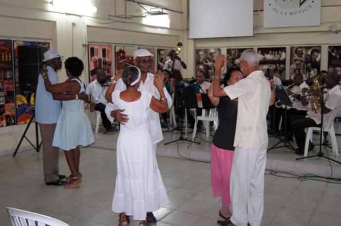 Bailadores de danzón. 