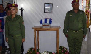 Rinden honores a oficiales y suboficial fallecidos en accidente aéreo