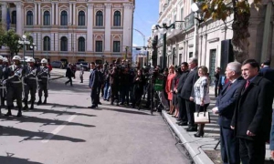 Díaz-Canel  rinde homenaje a próceres bolivianos