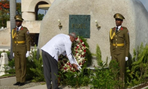 Rinde homenaje a Martí y Fidel el Presidente de la RASD