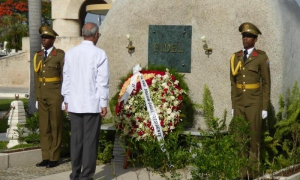Rinde homenaje a Martí y Fidel el Presidente de la RASD