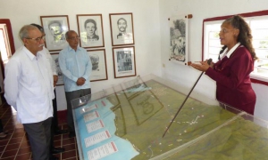 Rinde homenaje a Martí y Fidel el Presidente de la RASD