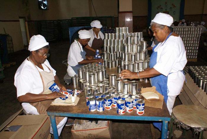 En La Conchita se producen zumos de frutas, mermeladas naturales y concentradas, frutas en almíbar, derivados del tomate, membrillos, vegetales esterilizados, mayonesas y aderezos; frijoles negros y colorados en conserva, pulpas y conservas de hortalizas.
