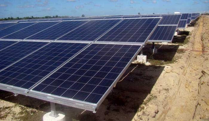 Por cada MW de potencia instalada se ahorran anualmente unas 390 toneladas de combustible y se dejan de emitir 1 270 de dióxido de carbono. foto del autor