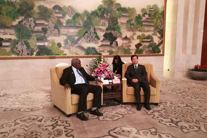 Culmina Esteban Lazo visita a China