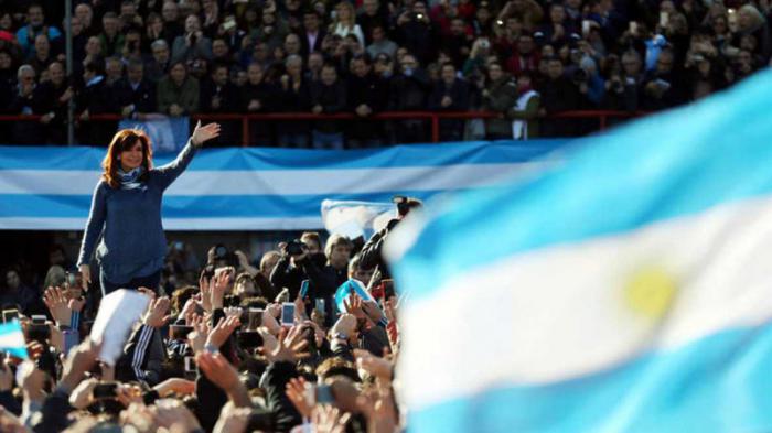 La expresidenta de Argentina, Cristina Fernández de Kirchner, durante un acto en Buenos Aires el 20 de junio del 2017. foto: REUTERS