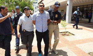 Cineasta boricua Tito Román es arrestado por protestar