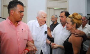 HOMENAJE POST MORTEN A ENRIQUE MONTESINOS