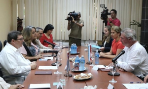 Bruno rodríguez  recibe al canciller de Luxemburgo