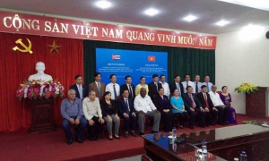 Esteban Lazo visita a Vietnam
